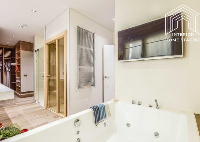 Interior Home Staging jacuzzi baño 7