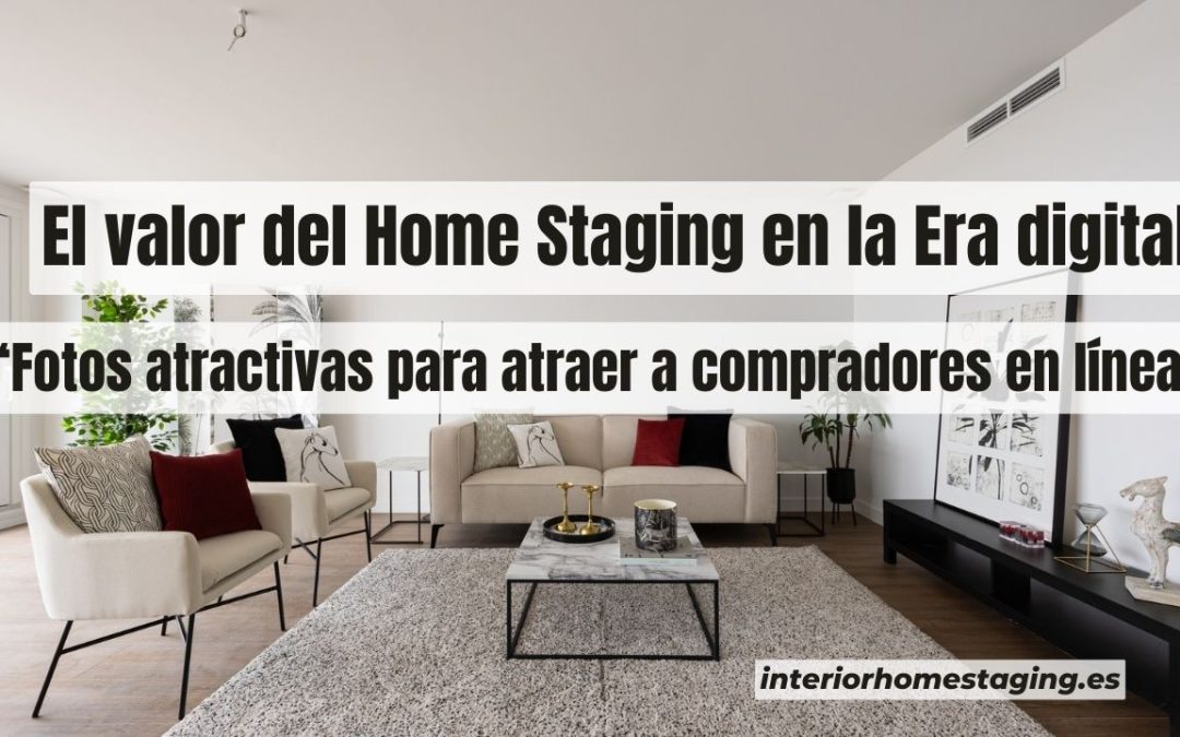 Salón de una vivienda de lujo en La Moraleja con sofás claros, dos butacas del mismo color y cojines blancos, negros y burdeos.